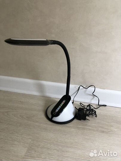 Лампа настольная