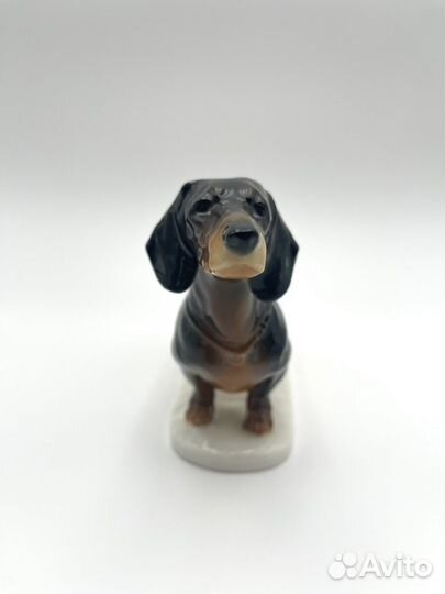 Антикварная фарфоровая статуэтка 