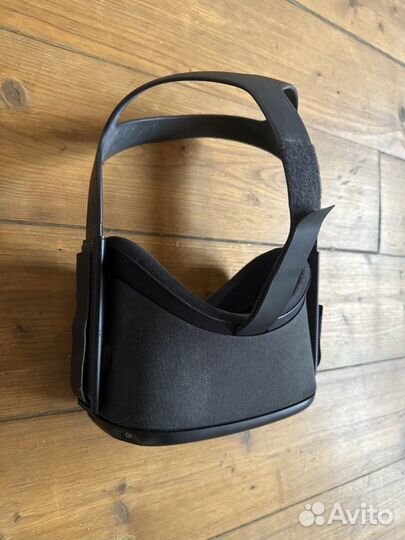 Шлем виртуальной реальности Oculus Quest 64GB