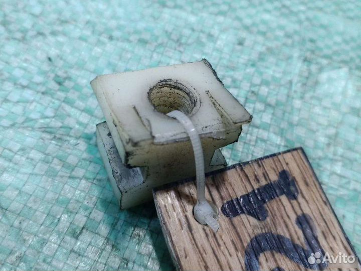 Гайка запасного колеса Audi 80 B3