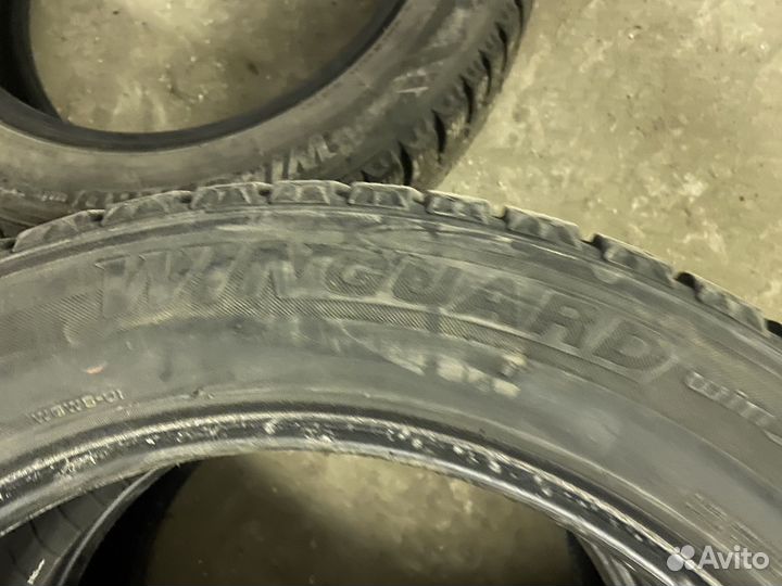 Roadstone Winguard WinSpike 215/55 R17 98