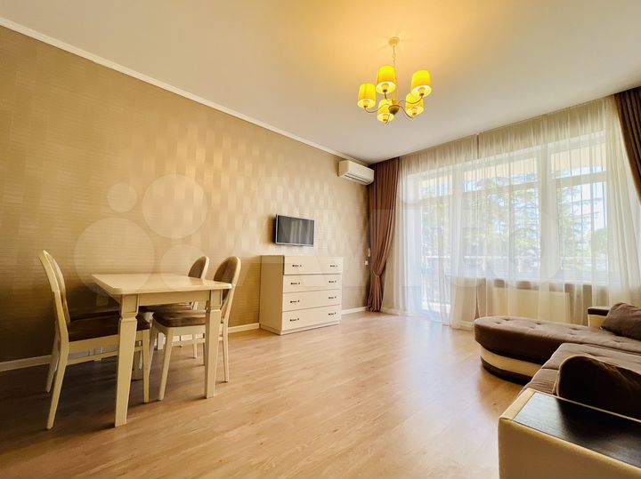 2-к. квартира, 83 м², 2/14 эт.