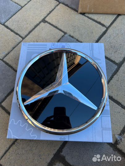 Стекляный знак на GLE GLS 166 оригинал