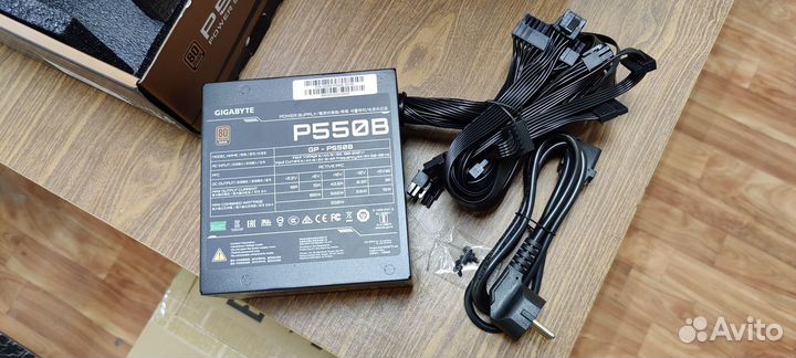 Блок питания gigabyte P550B 550W