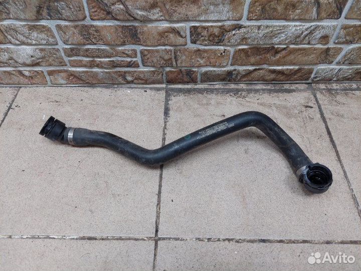 Патрубок системы охлаждения Mercedes-Benz E-Class