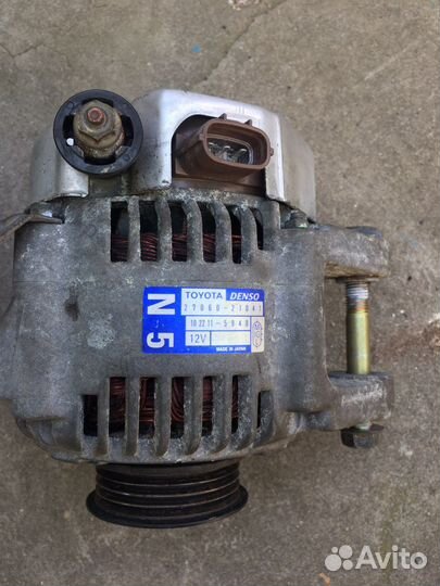 Генератор на toyota corolla 120