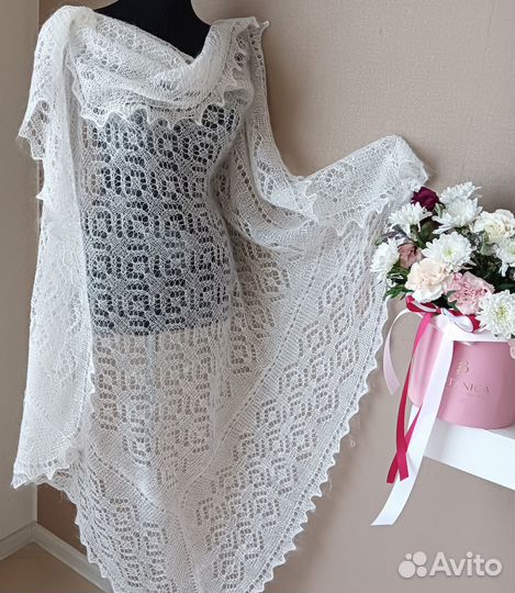 Платок пуховый. новый