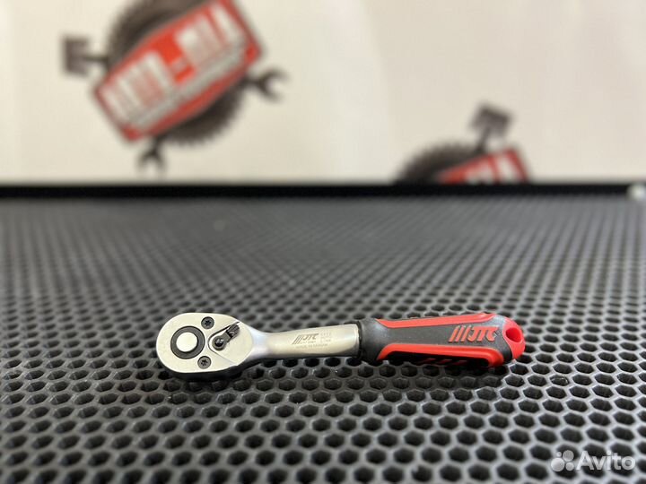 Ключ трещотка 1/4