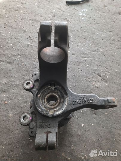 Поворотный кулак передний правый Мазда 3 BK