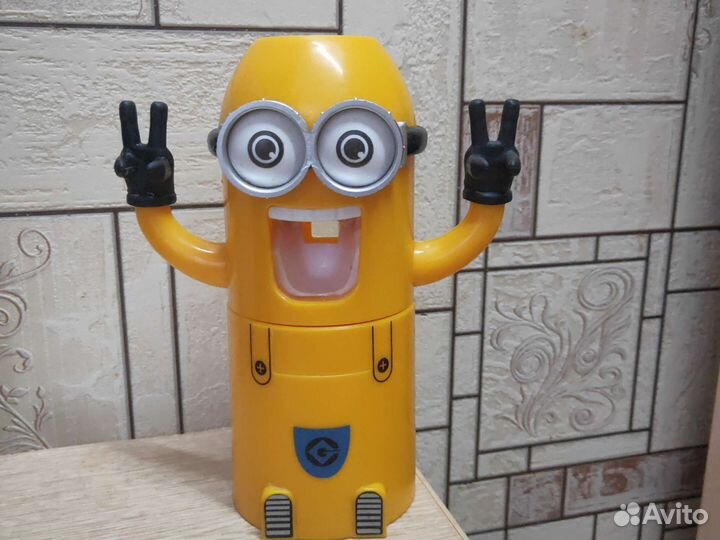 Дозатор для зубной пасты