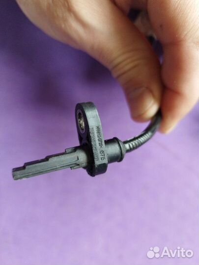 Датчик абс abs передний левый Mazda Demio DE