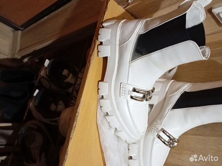 Продам ботинки