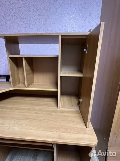 Письменный стол