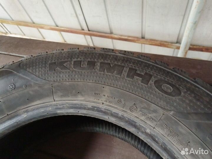 Kumho I'Zen RV Stud KC16 235/65 R17