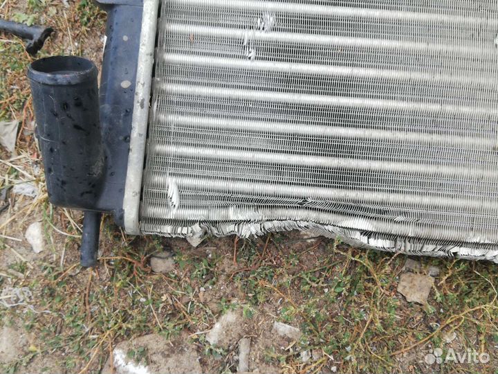 Радиатор Renault Clio