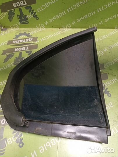 Стекло глухое заднее левое Nissan Maxima A32