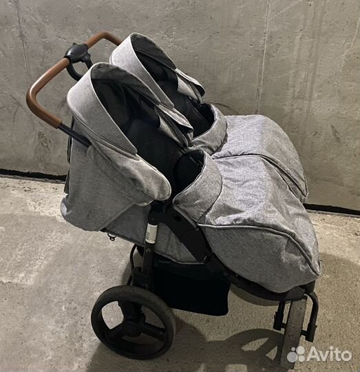 Коляска для двойни