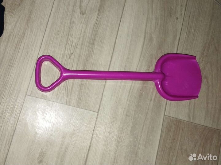 Детская лопата из пластмассы