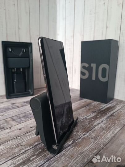 Samsung Galaxy S10, 8/128 ГБ