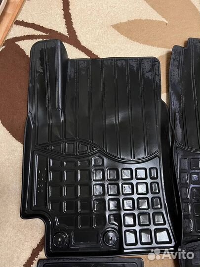 Резиновый коврик KIA RIO 4