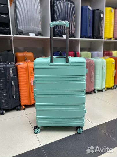 Чемодан 28 дюймов Mironpan мятный из полипропилена (м71)