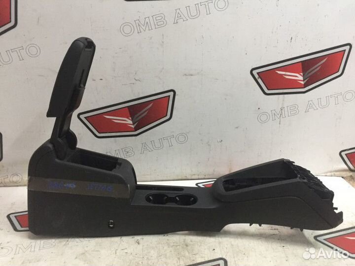 Подлокотник в сборе Фольксваген Джетта 6