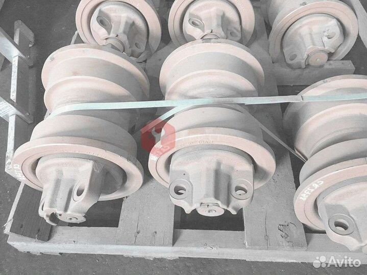 Каток поддерживающий Hitachi R922HD-SL 9231273