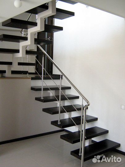 Лестница на второй этаж