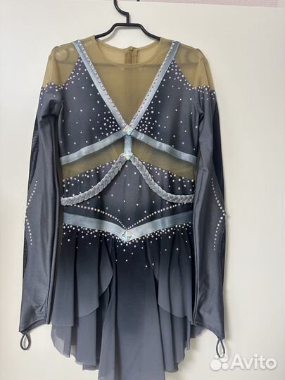 Платье для выступлений по фигурному катанию