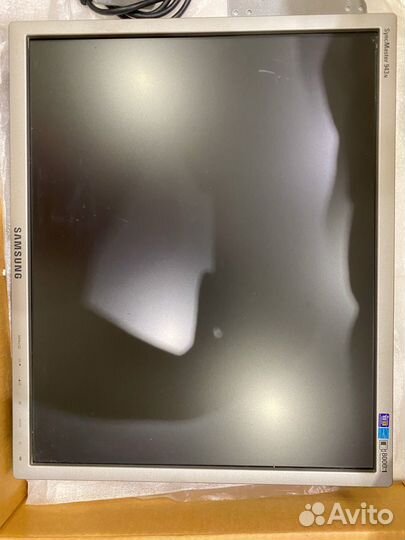 Монитор samsung 19 дюймов 943N