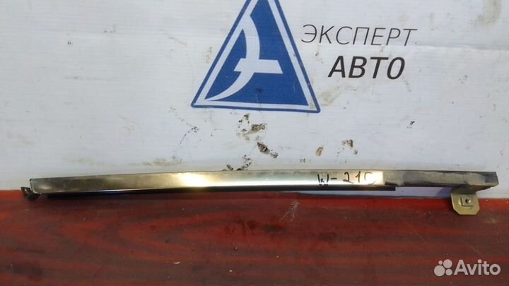 Направляющая стекла Mercedes(W210, S210) 1999