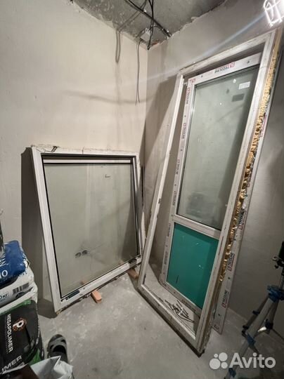 Дверь пластиковая c окном