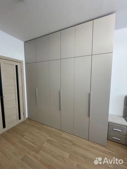 Шкаф распашной