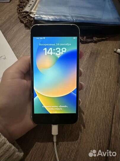 Телефон iPhone se 2020
