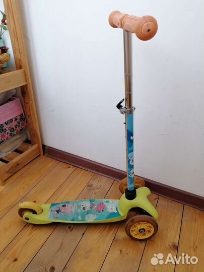 Продаю трёхколёсный самокат для детей 2-6 лет