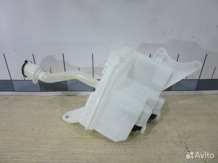 Бачок омывателя лобового стекла Toyota Corolla E15