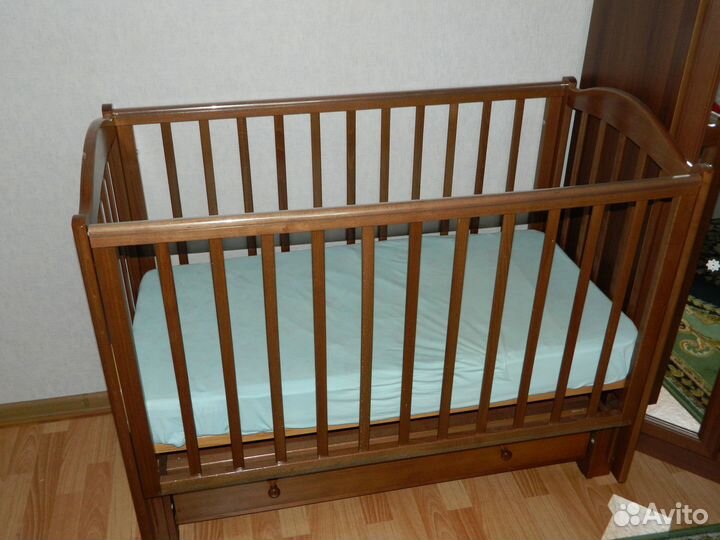 Продам детскую кроватку