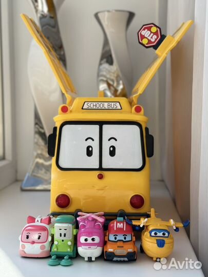 Автобус скулби, хелли, эмбер, рой, клини, марк