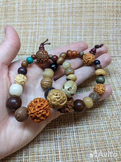 Браслет из кости