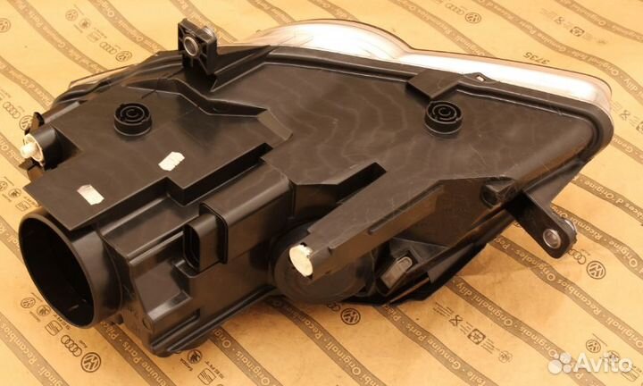 Фара правая VW passat B6 05-11