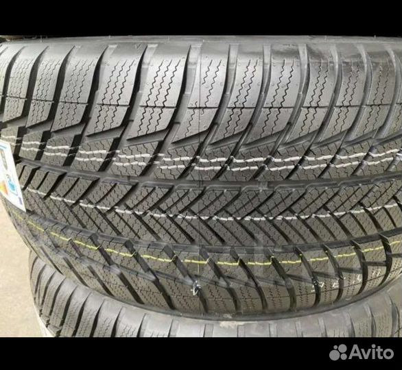 Bridgestone Blizzak LM-001 285/45 R21