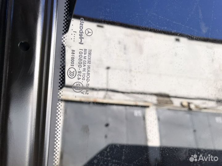 Стекло панарамного люка на Mercedes w221