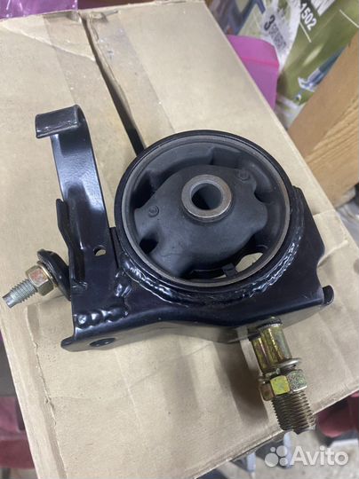 Подушка двигателя