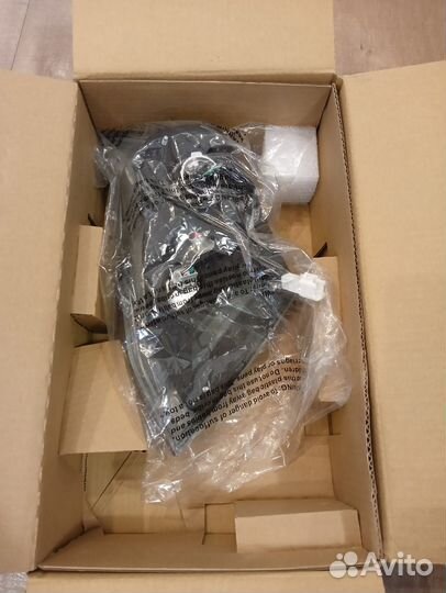 Фонарь в крышку багажника правый Toyota Camry 50