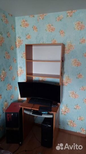 Компьютерный стол