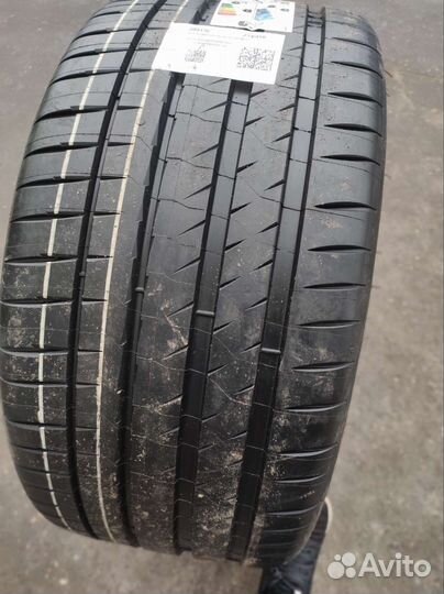 Michelin Pilot Sport 4 S 275/40 R22
