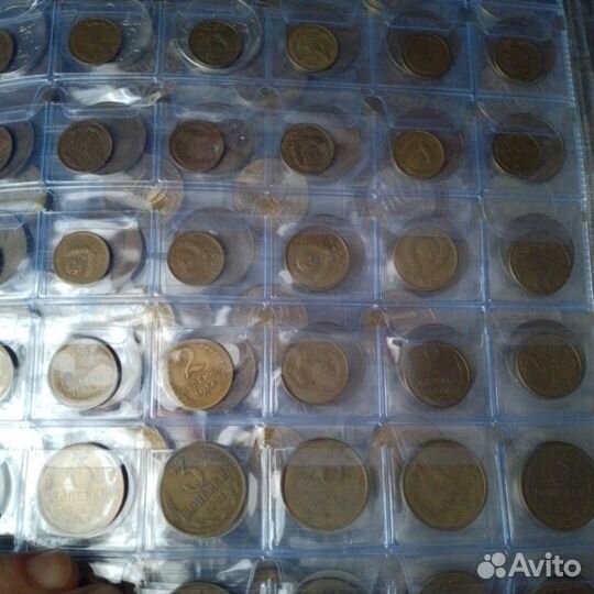 Альбом со старыми монетами разных стран