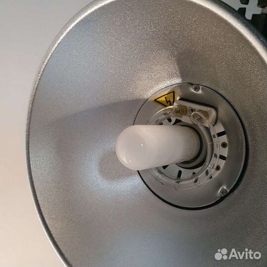 Студийная вспышка falcon DE 300B