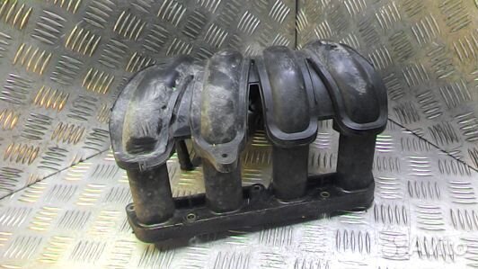 Впускной коллектор бензиновый nissan note E11 (94O