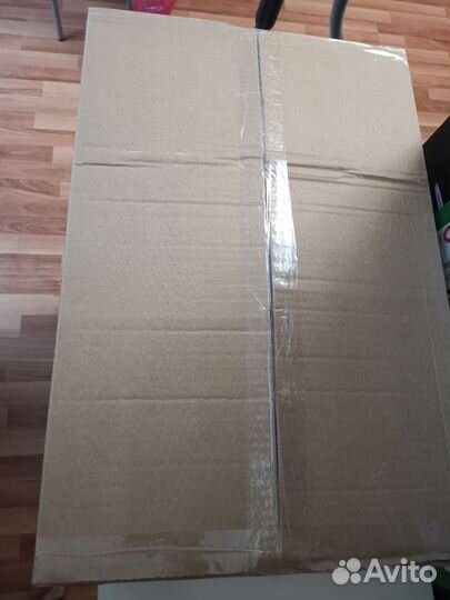 Коробка детских вещей